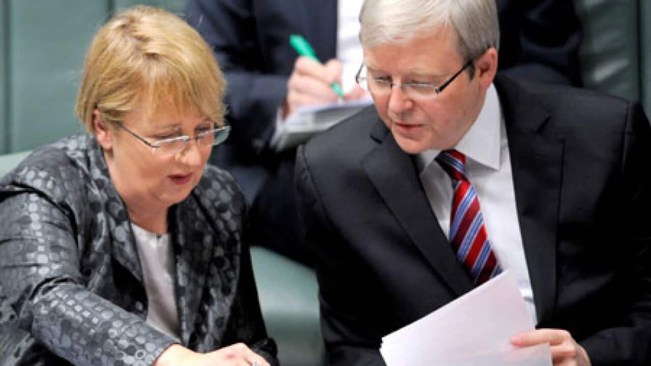 macklin_rudd_100616_B_aap_1482249458