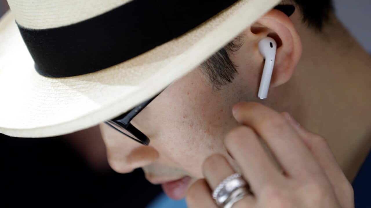 Yüksek sesle müzik dinlemenin kulaklara kalıcı hasar verdiği belirtiliyor.