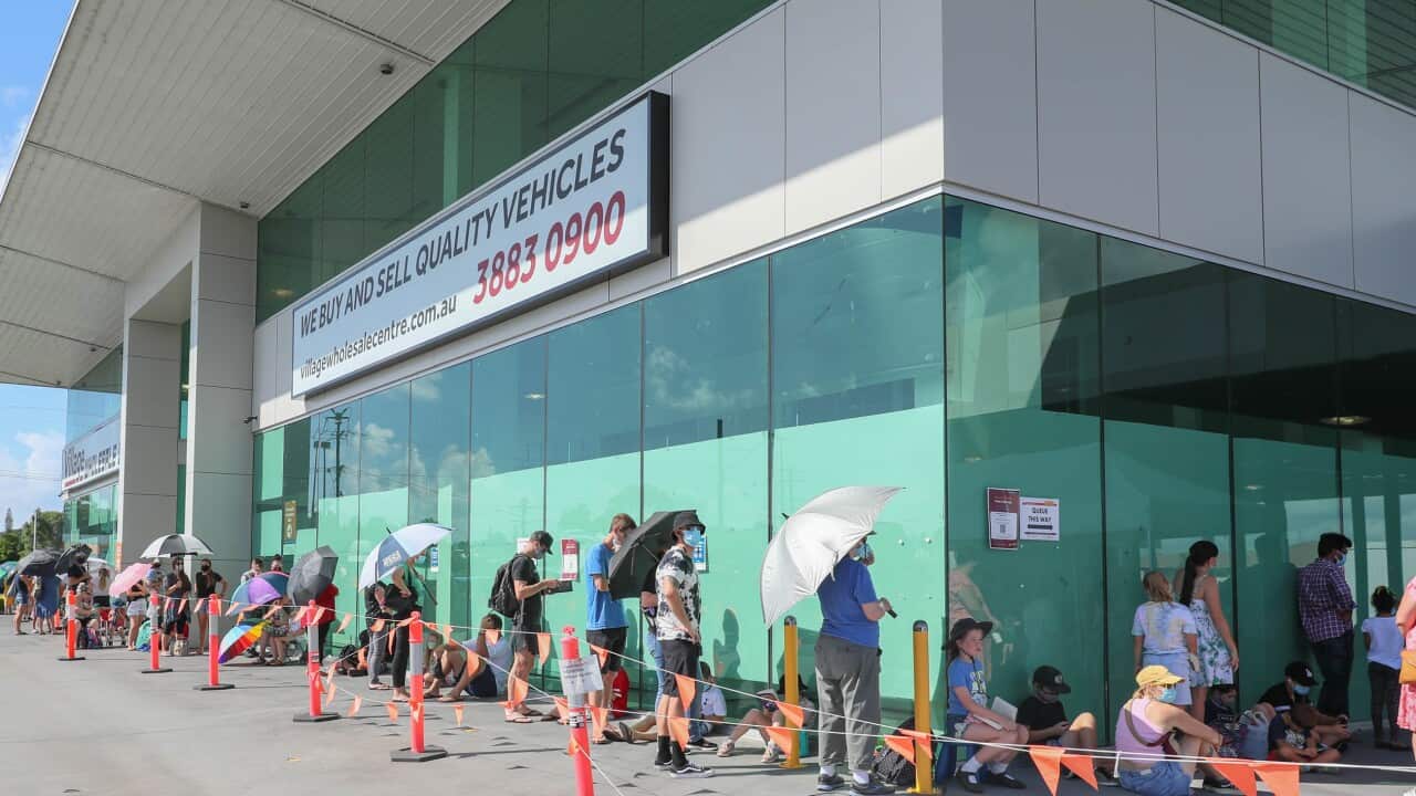 Large queues are forming on the first day of vaccines for children at Kippa Ring Communication Vaccination Clinic, Brisbane, Monday, January 10, 2022. Children aged 5-11 are now eligible to receive their first vaccination against COVID-19. (AAP Image/Russ