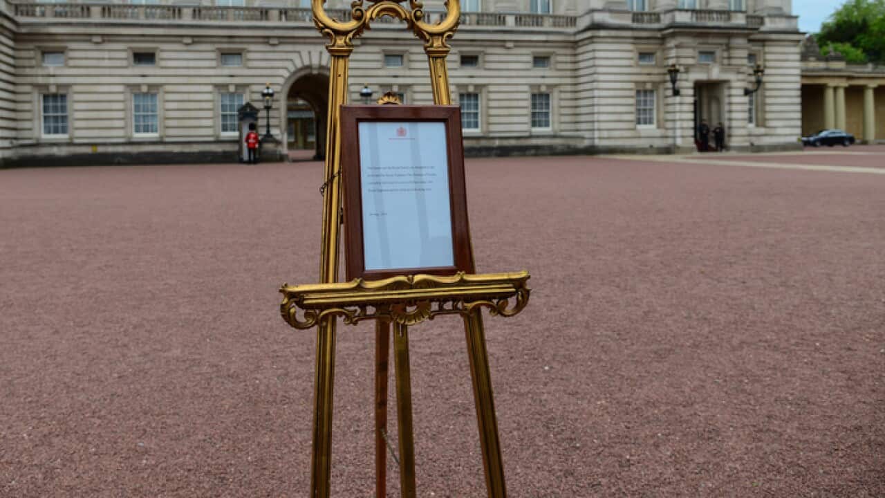 The official notice of the birth of a baby boy to the Duke and Duchess of Sussex outside Buckingham Palace