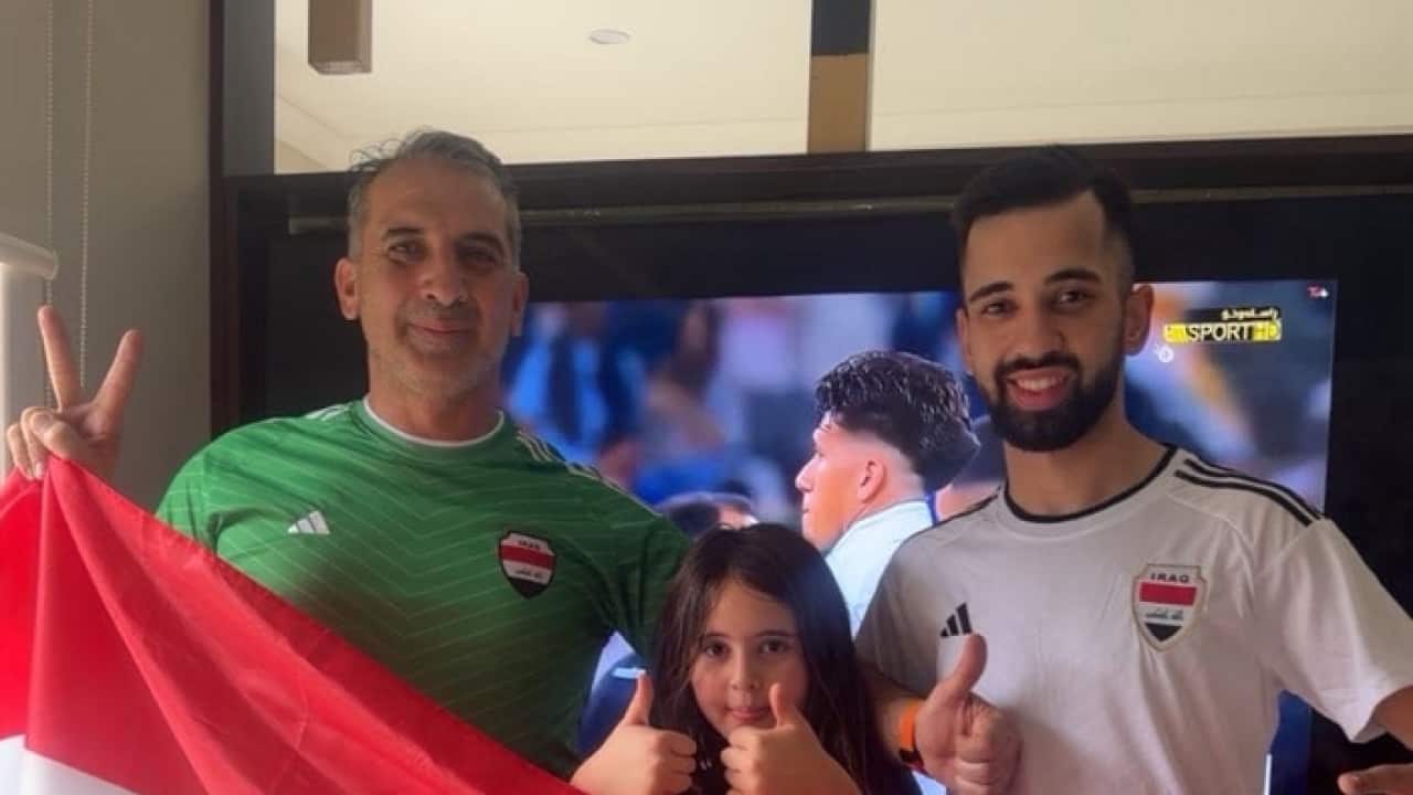 عائلة عراقية تشجع المنتخب العراقي.png
