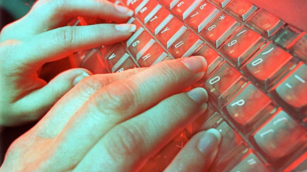 Keyboard_Fingers_Computer_020411_B_Getty_915181538