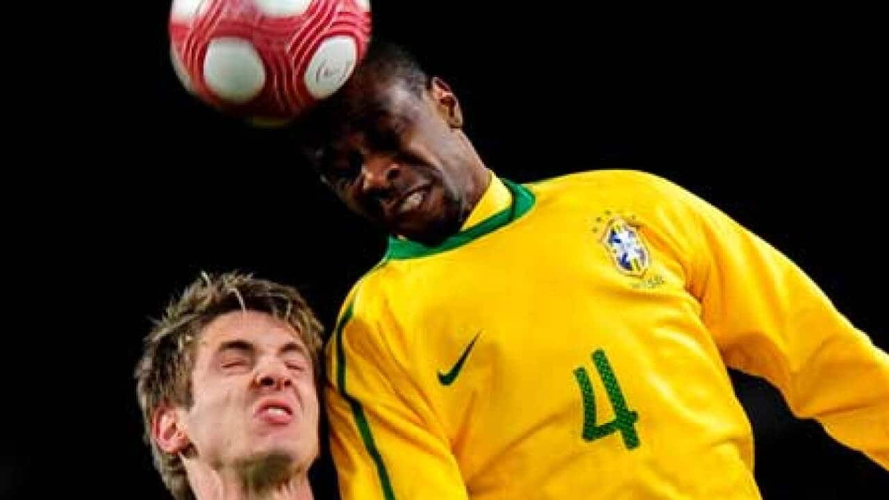 Brazil_Ireland_friendly_100303_getty_B_2008057231