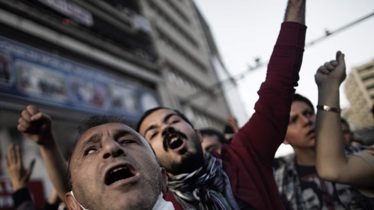 Thousands of protesters return to Istanbul