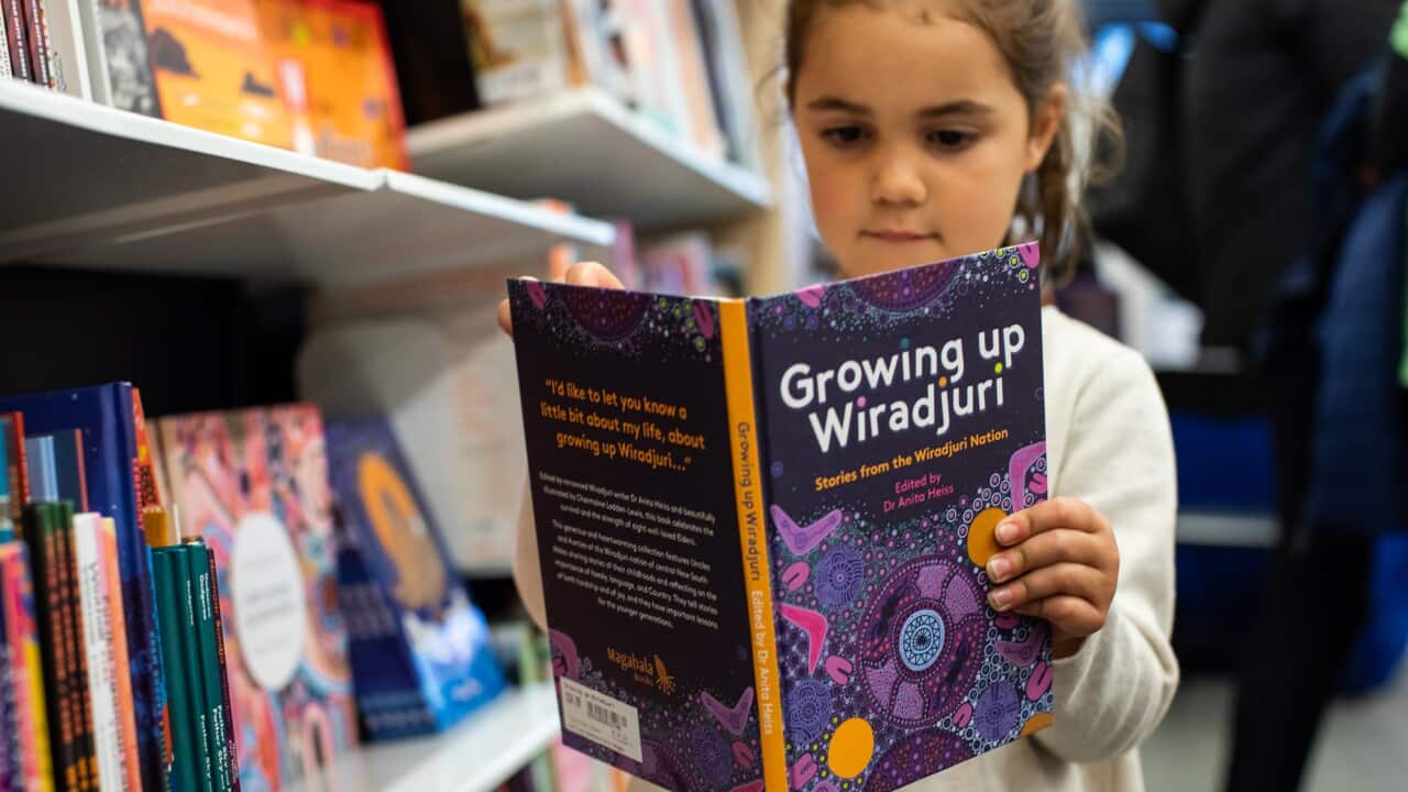 JOH2209_10_GrowingUpWiradjuri_ Signing-21WEB.jpg