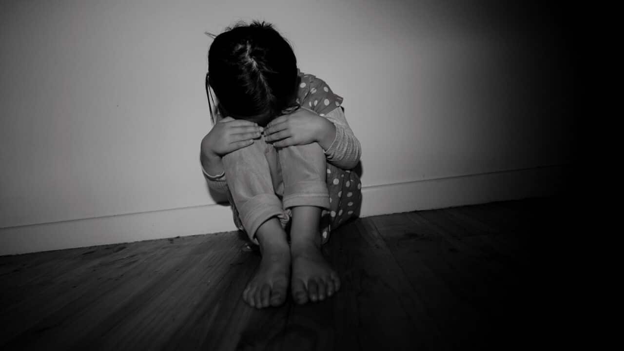 Victorian parents would be able to obtain photos of serious sex offenders in their suburb under a policy proposed by the state's opposition.