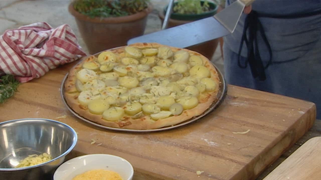Potato and rosemary pizza