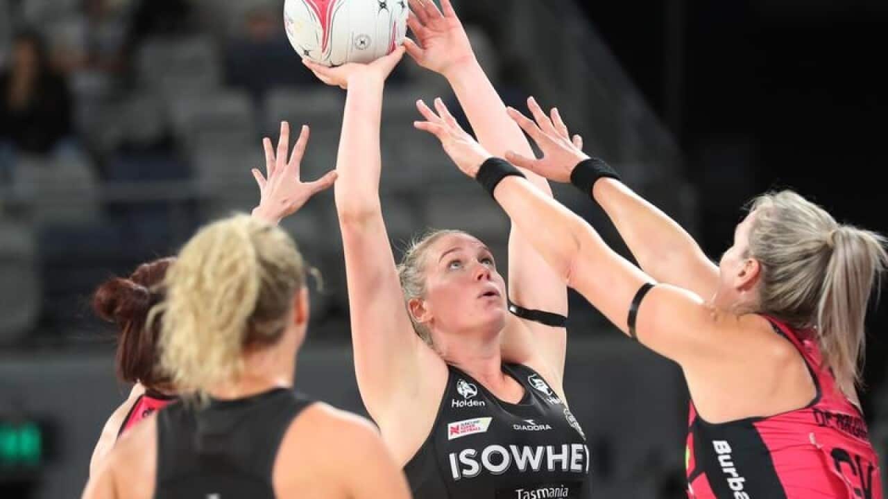 Caitlyn Thwaites of the Magpies.