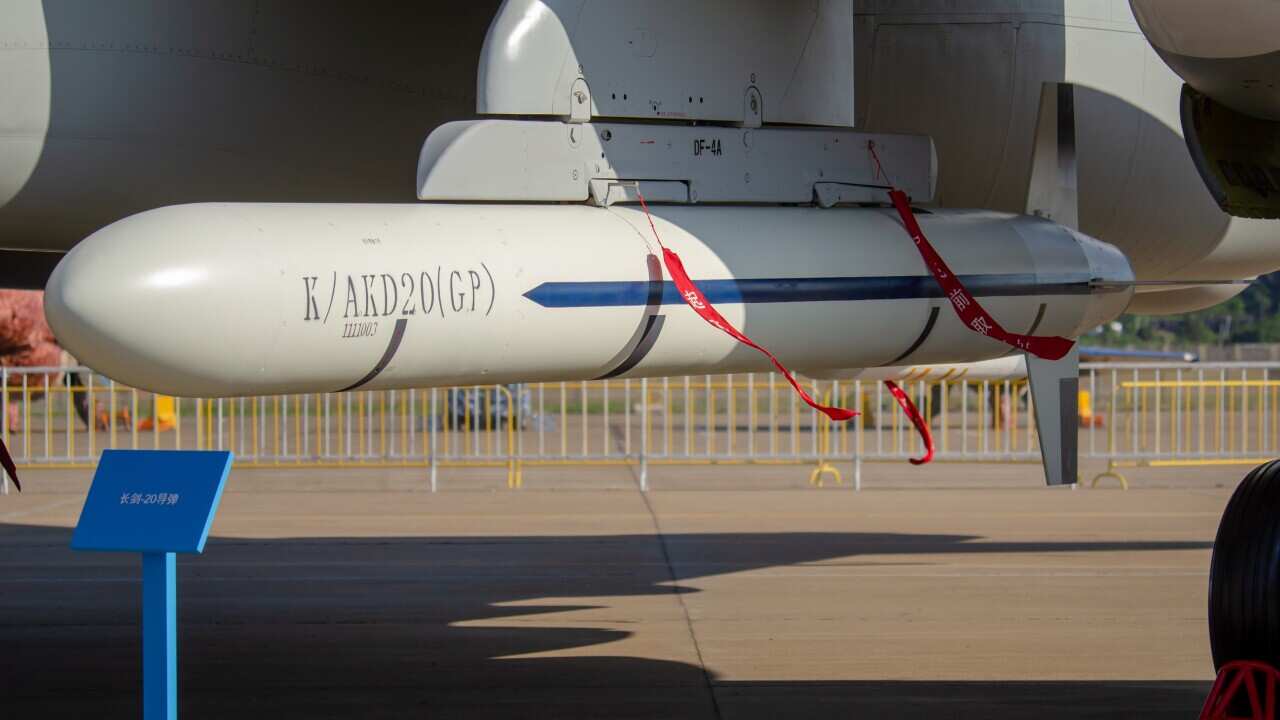 據報,中國空軍正部署一種新的高超音速機載導彈,相信是屬於「長劍系列」導彈的改進版,以提高其進攻能力。