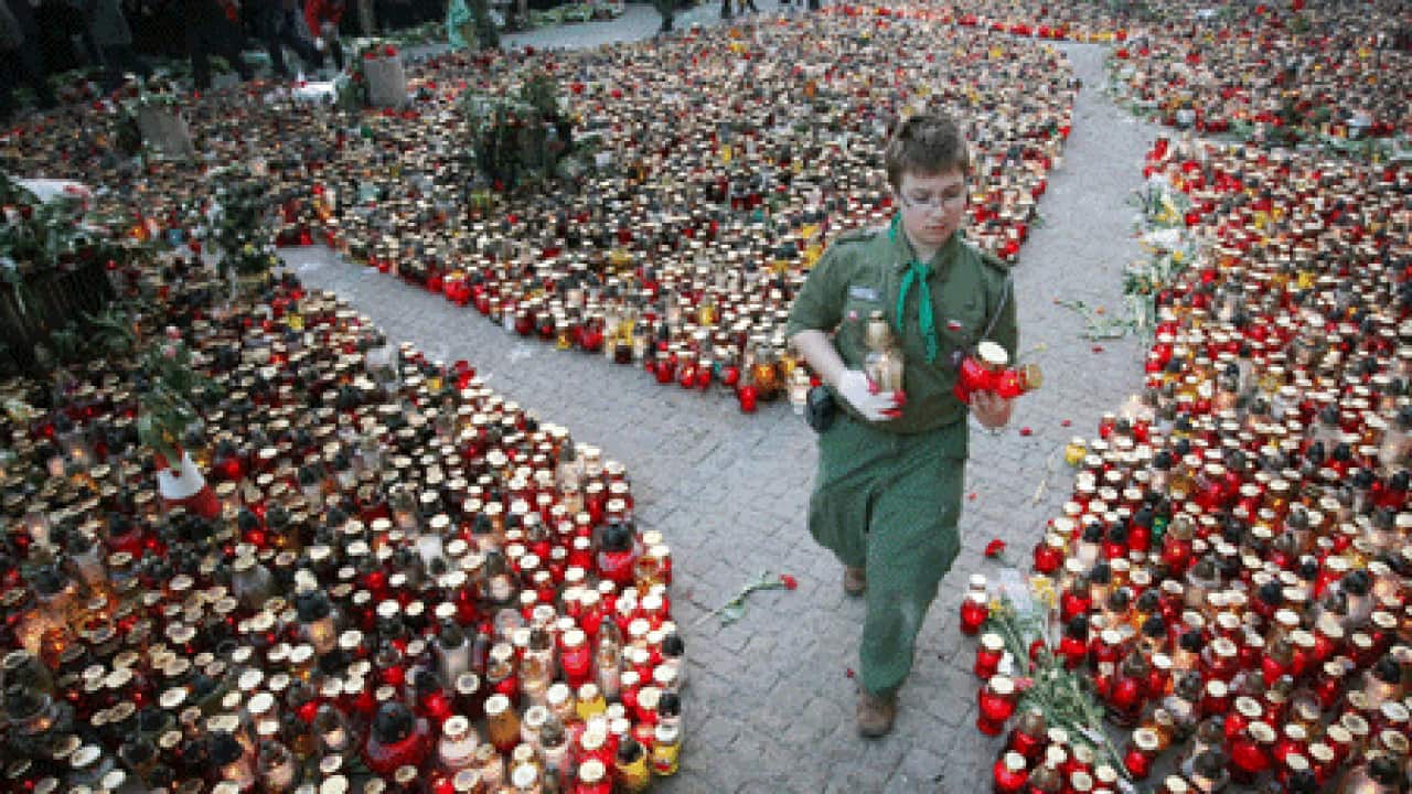 poland_mourning_100412_B_EPA_43376598