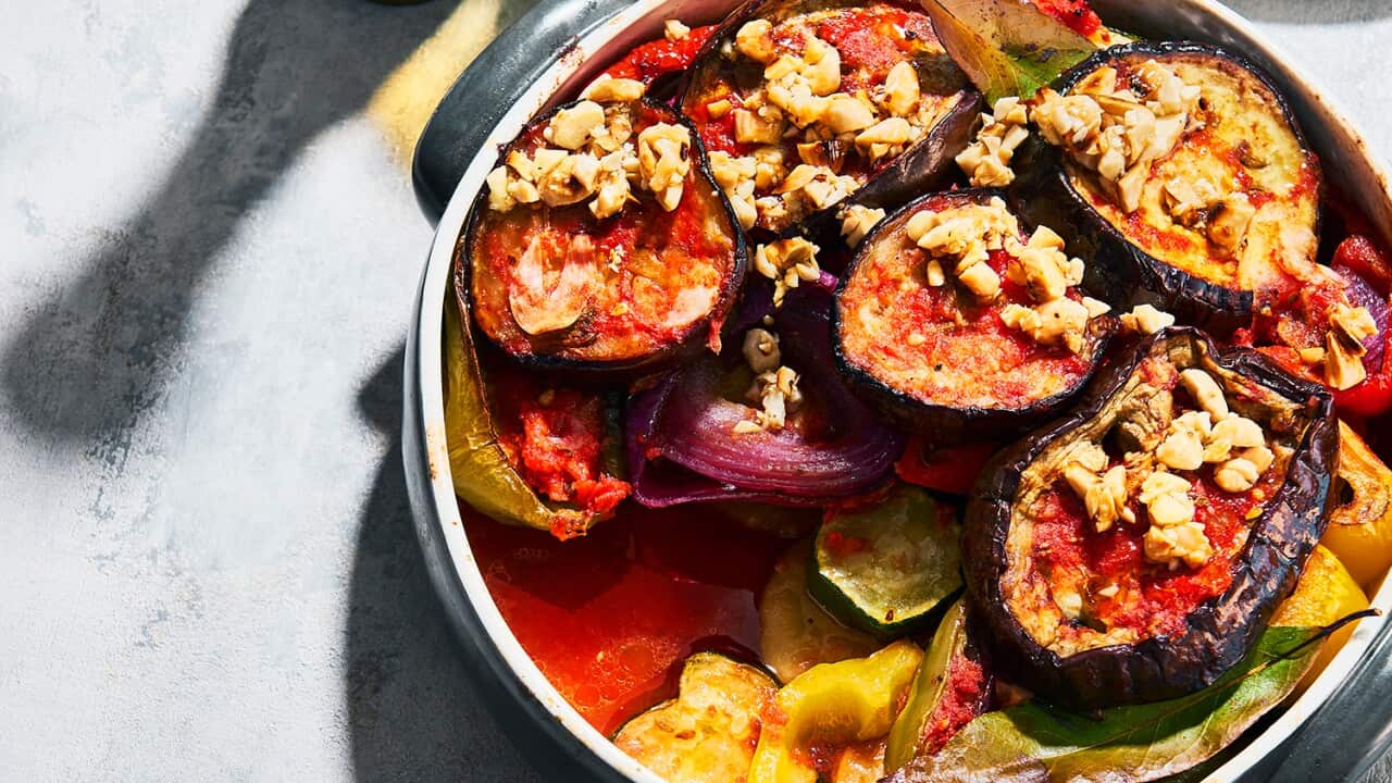 Roasted vegetable claypot (tombet)