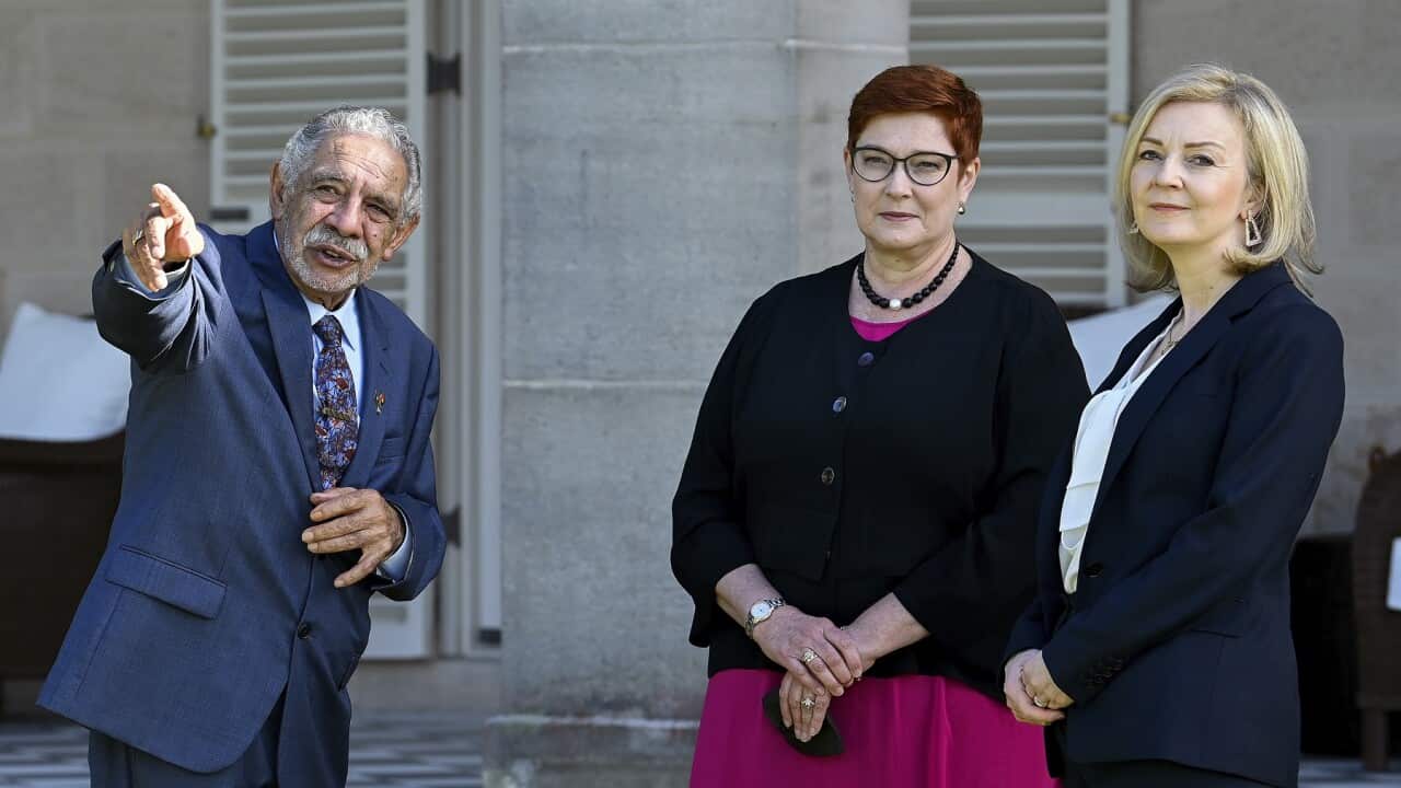(L-R) Aboriginal elder Uncle Allen Madden, Foreign Minister Marise Payne and British Foreign Secretary Liz Truss
