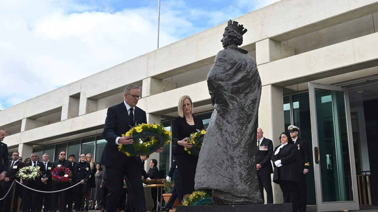 QUEEN ELIZABETH II AUSTRALIA REAX