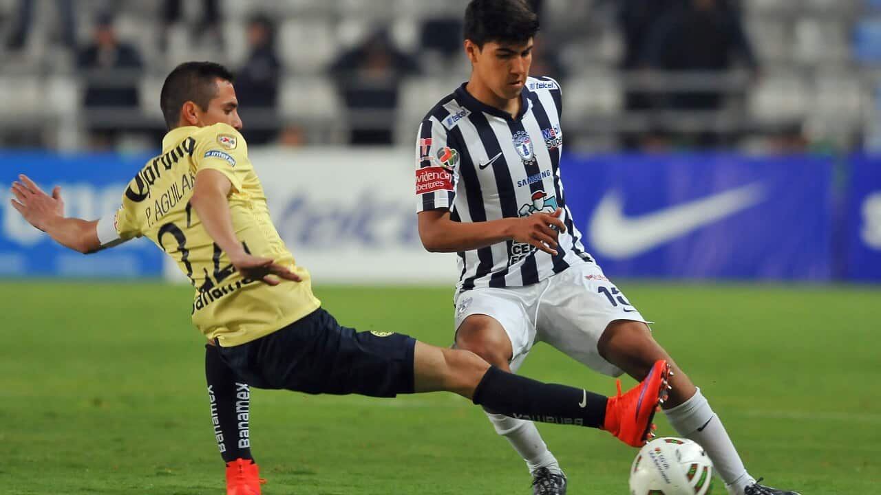 Erick Gutierrez (R) of Pachuca