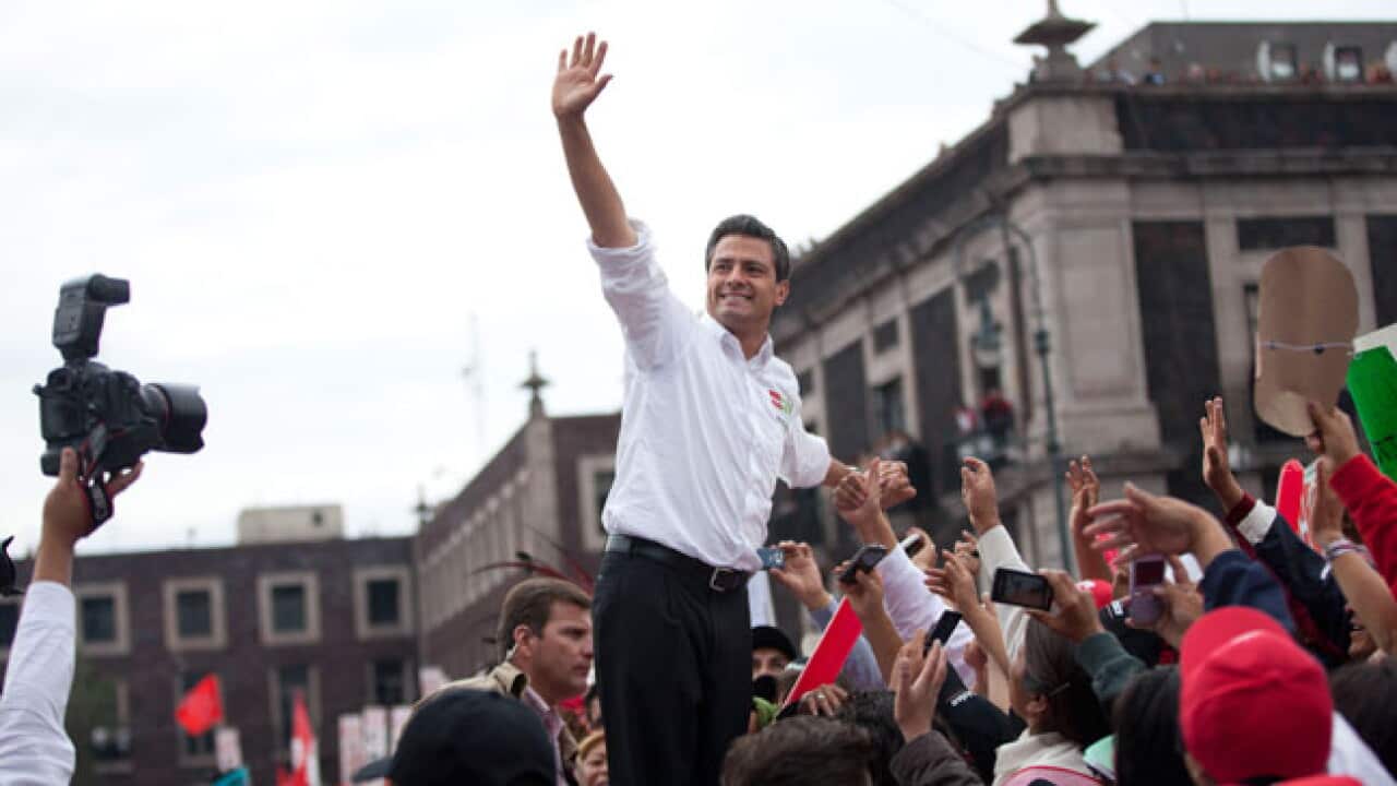 Mexico_PENA-NIETO_crowd_L_120627_ap_1575769756