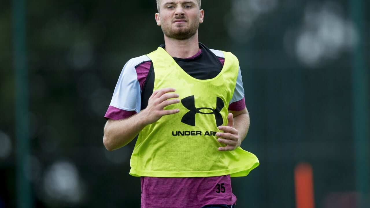 Jordan Lyden Aston Villa Mile Jedinak