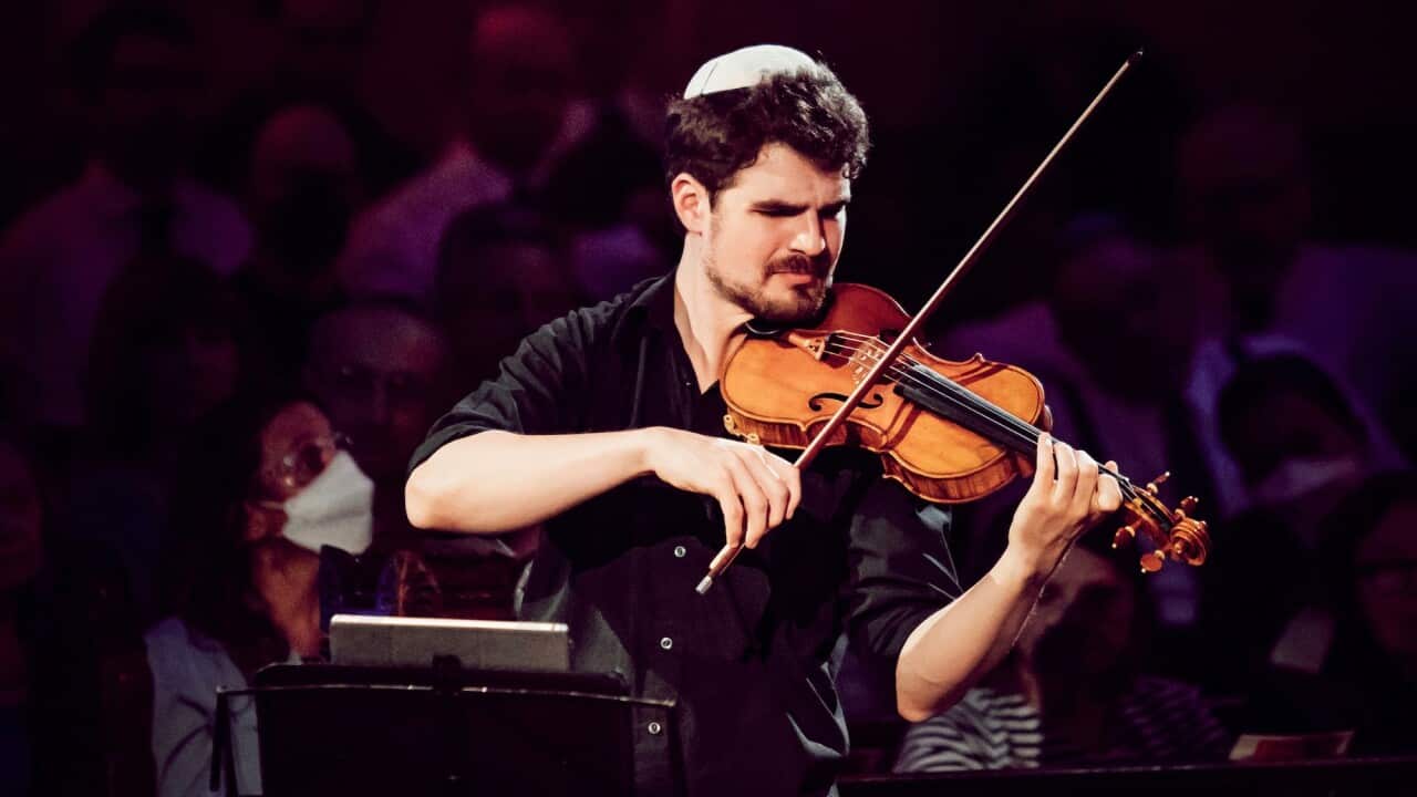 Ben_Adler_ violinist performing live in_Stories of Violins of Hope copy - Copy.jpg