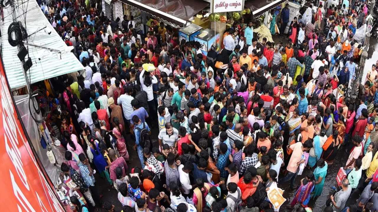 Crowd in market place in Tamil Nadu