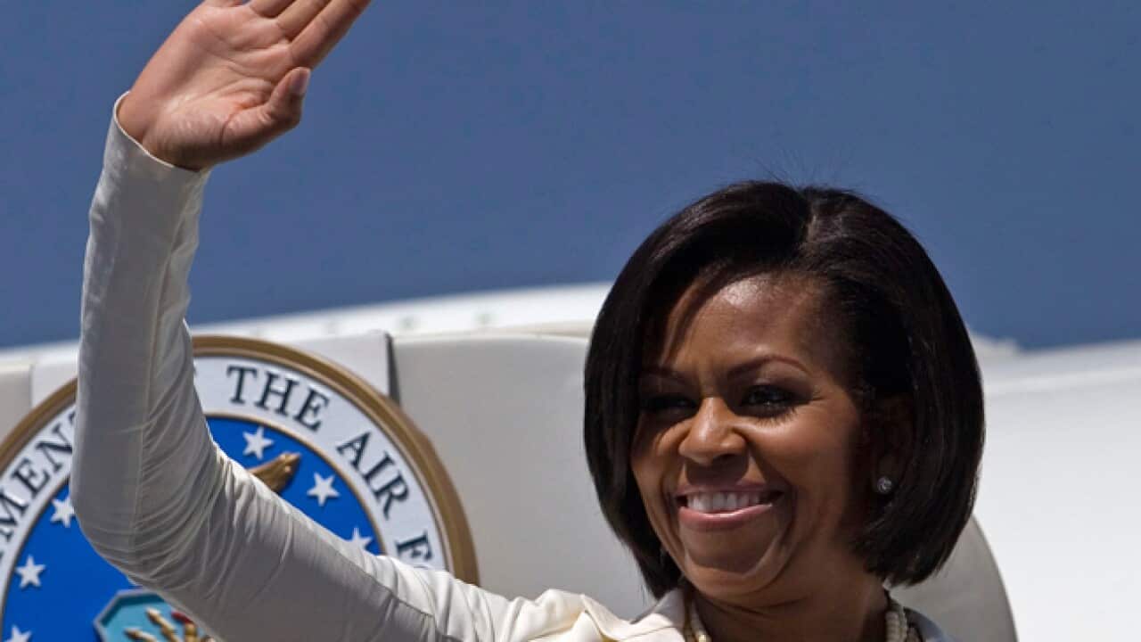 michelle_obama_plane_File_200411_B_AAP_214601610
