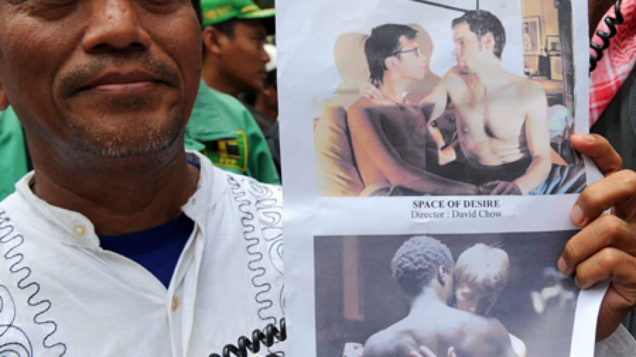 indonesia_gay_film_protest_101001_B_getty_382117819