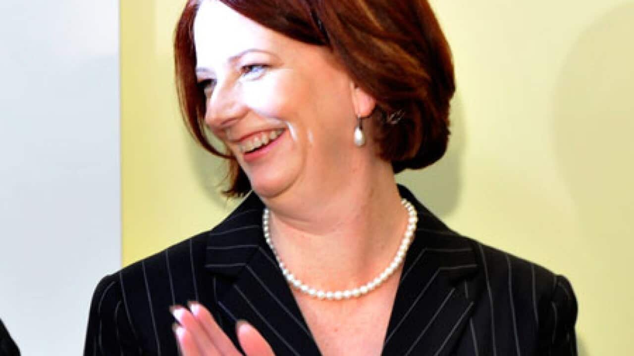 gillard_melbourne_100729_L_aap_108824067