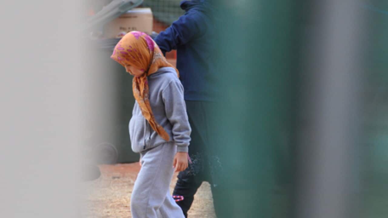 Leonora_asylum_seekers_100817_b_aap_1076036559