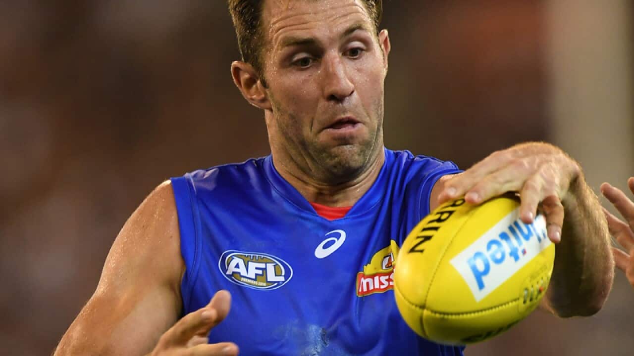 Travis Cloke of the Bulldogs