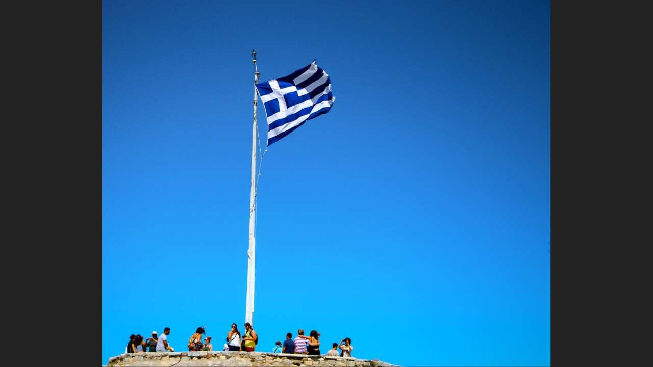 La Trobe overturns its decision to cease the Modern Greek Studies program.