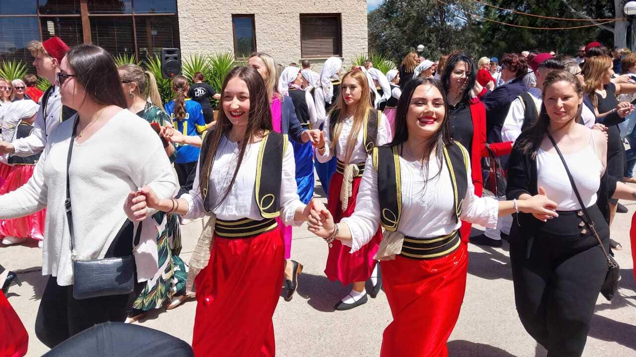 Narodno kolo.jpg