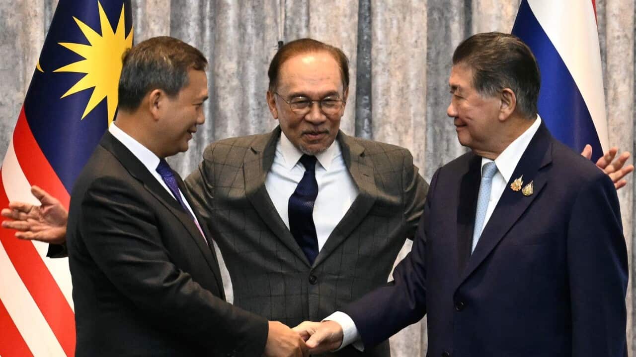 thumbnail_Cambodia's Prime Minister Hun Manet (L) and Thailand's acting Prime Minister Phumtham Wechayachai (R) with Malaysia's Prime Minister Anwar Ibrahim (AAP).jpg
