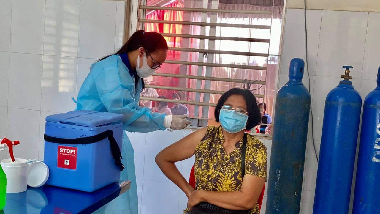 Covid-19 vaccination to people over the age of 60 in Cambodia
