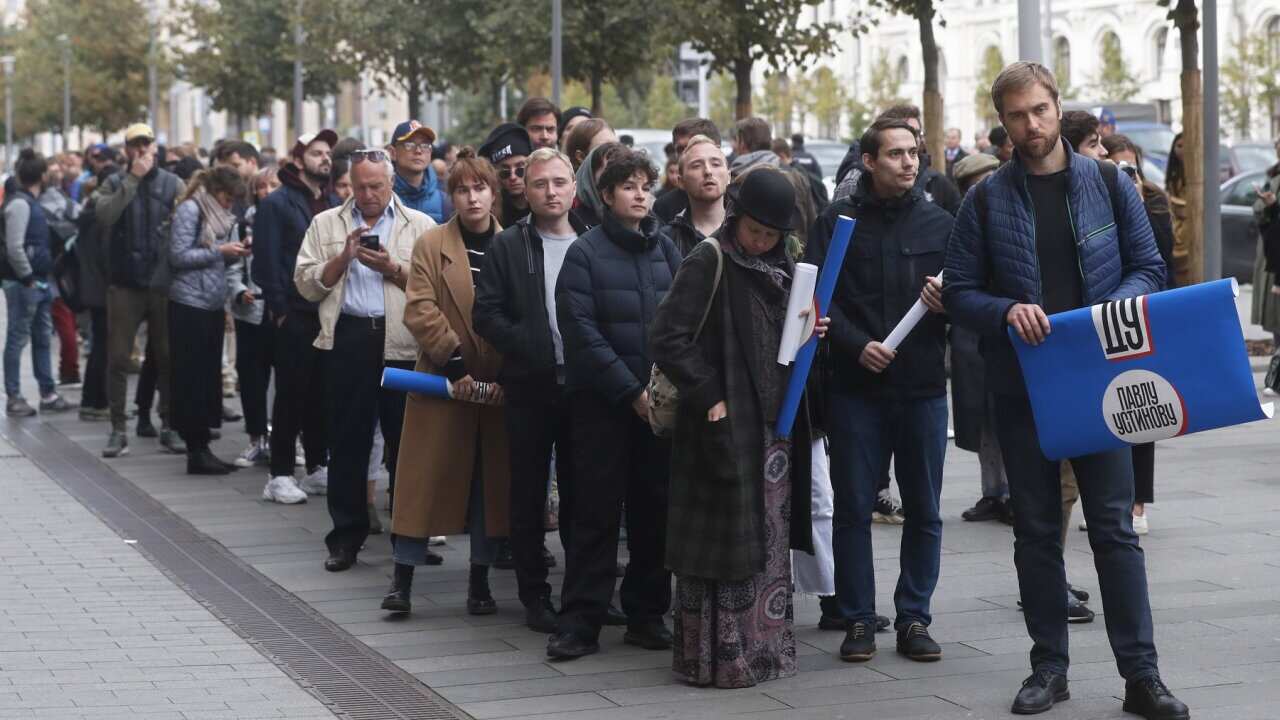 Supporters of Pavel Ustinov