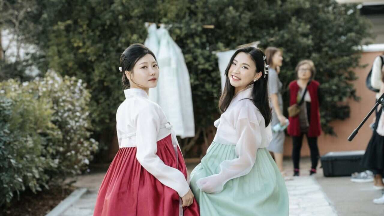 한복 쇼우케이스.jpg
