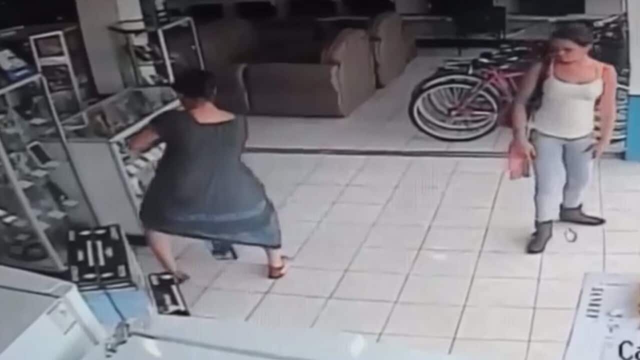 lady steals tv under dress Woman steals TV under her dress - Tiled | Best Funny Gifs And Animated Gifs Updated Daily