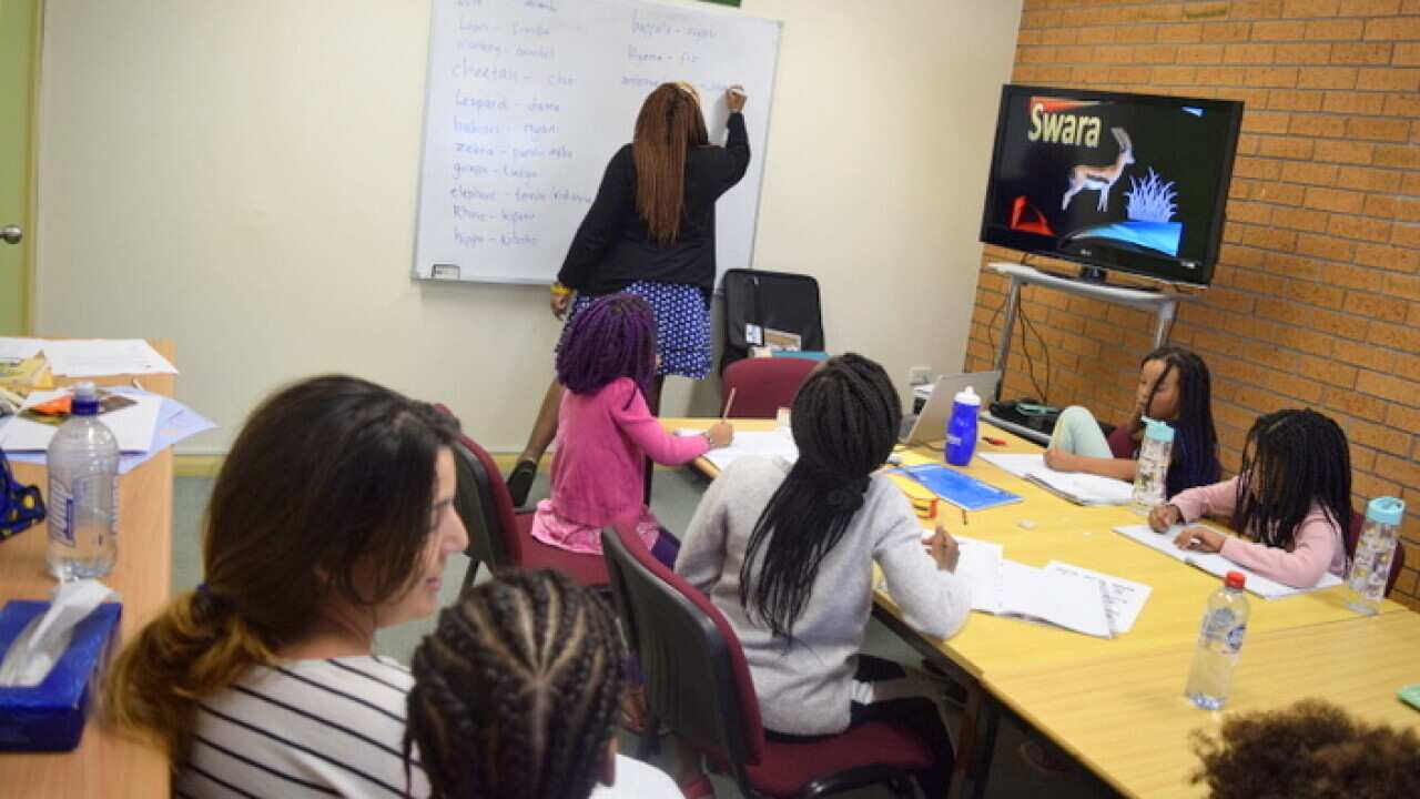 Wanafunzi wakiwa darasani ndani ya shule ya Kiswahili, Newcastle, NSW