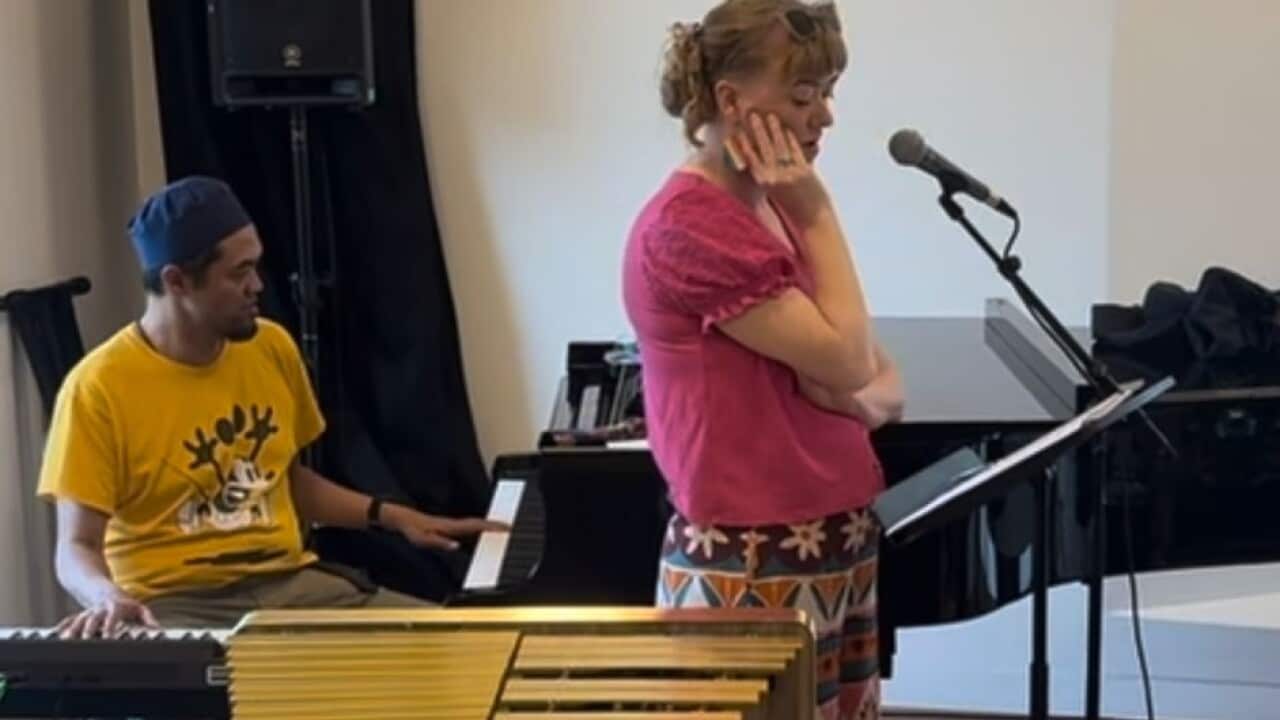ade ishs (left) and vocalist Elly Hoyt rehearsing at the University of Tasmania, Hobart CBD campus (The Hedberg), preparing their performance at the 30th Clarence Jazz Festival, Tasmania – Hobart, Feb 8, 2026. Courtesy: ade ishs.