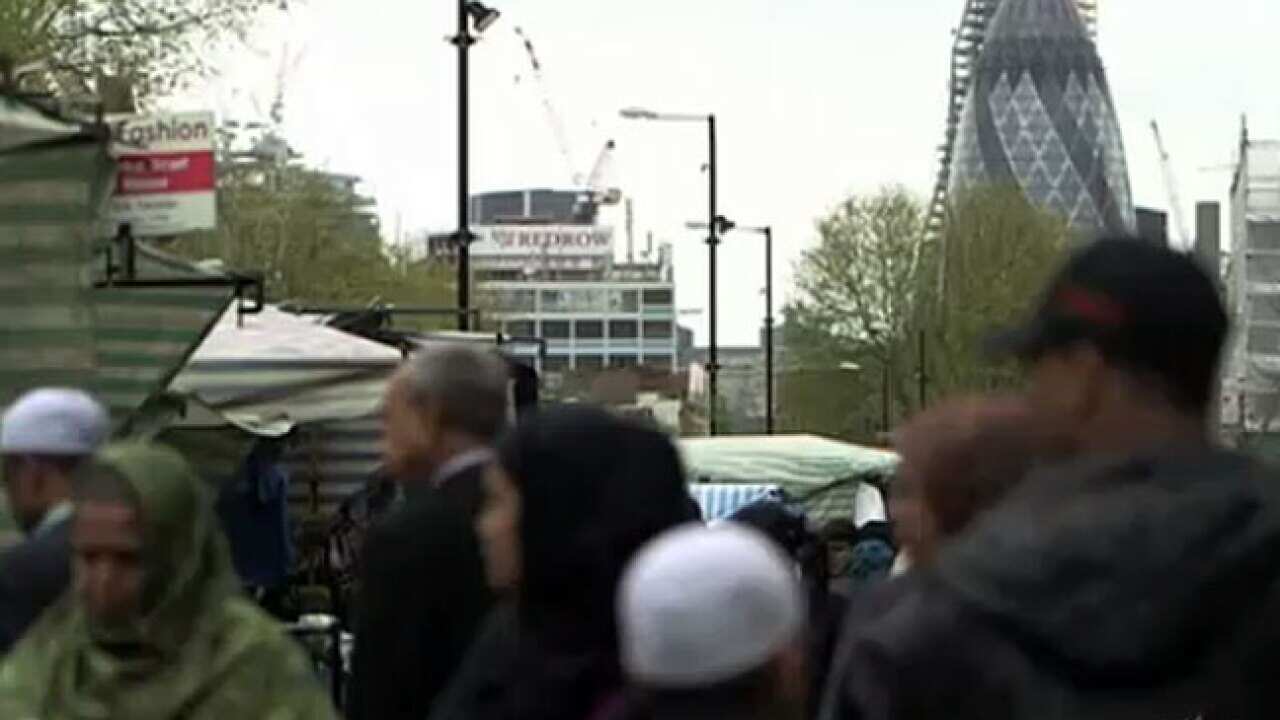 london_crowd_777191814