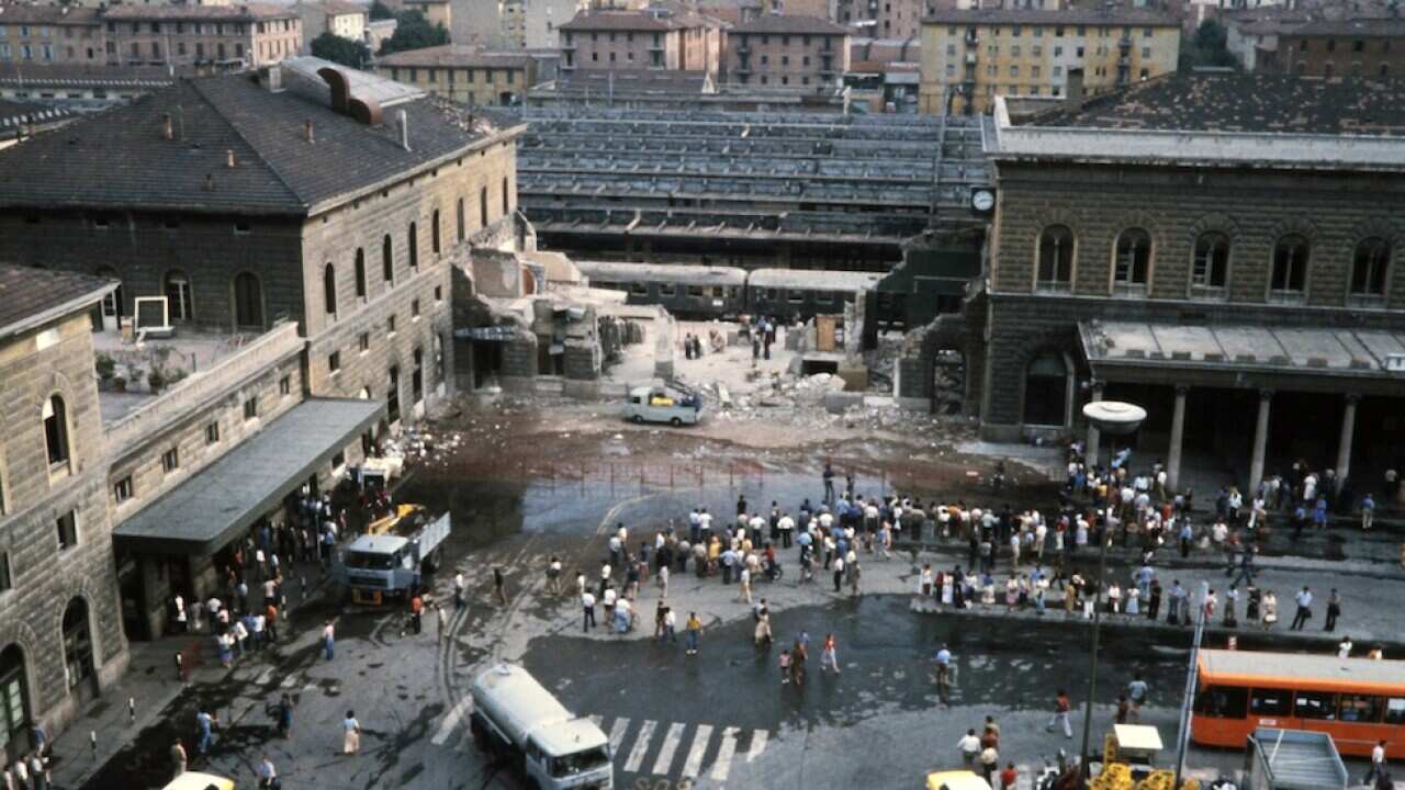 L'ala ovest della stazione Centrale di Bologna, subito dopo l'attentato del 2 agosto 1980.