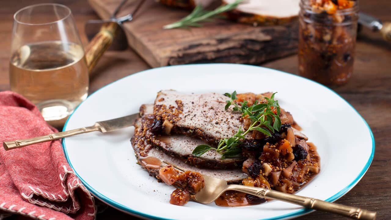 Veal with mustard fruits