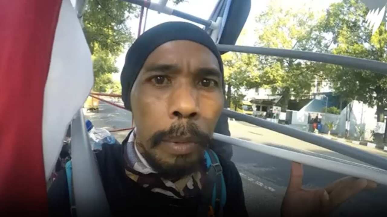 Indonesian man Medi Bastoni has embarked on the arduous task of walking backwards for 700km to save the forests.