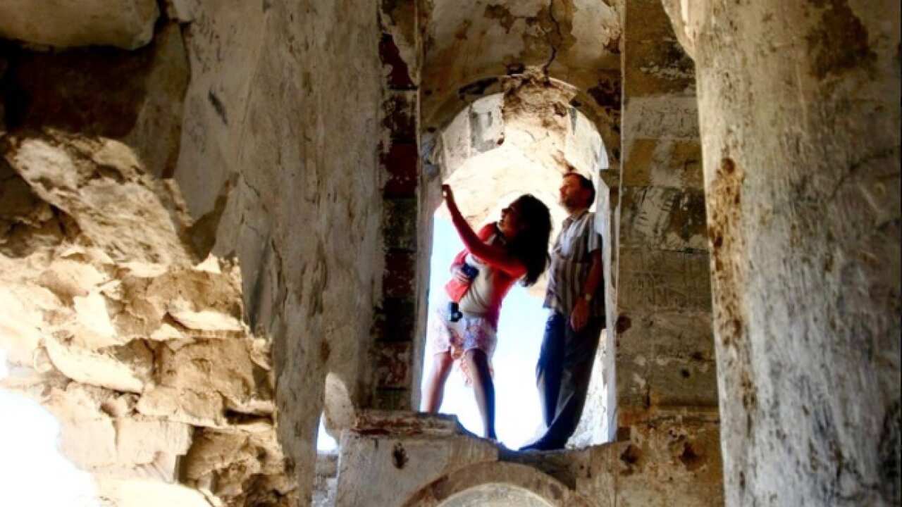 Ani Hovannisian & Steven Sim in the ruins of Khoulavank in Kharpert
