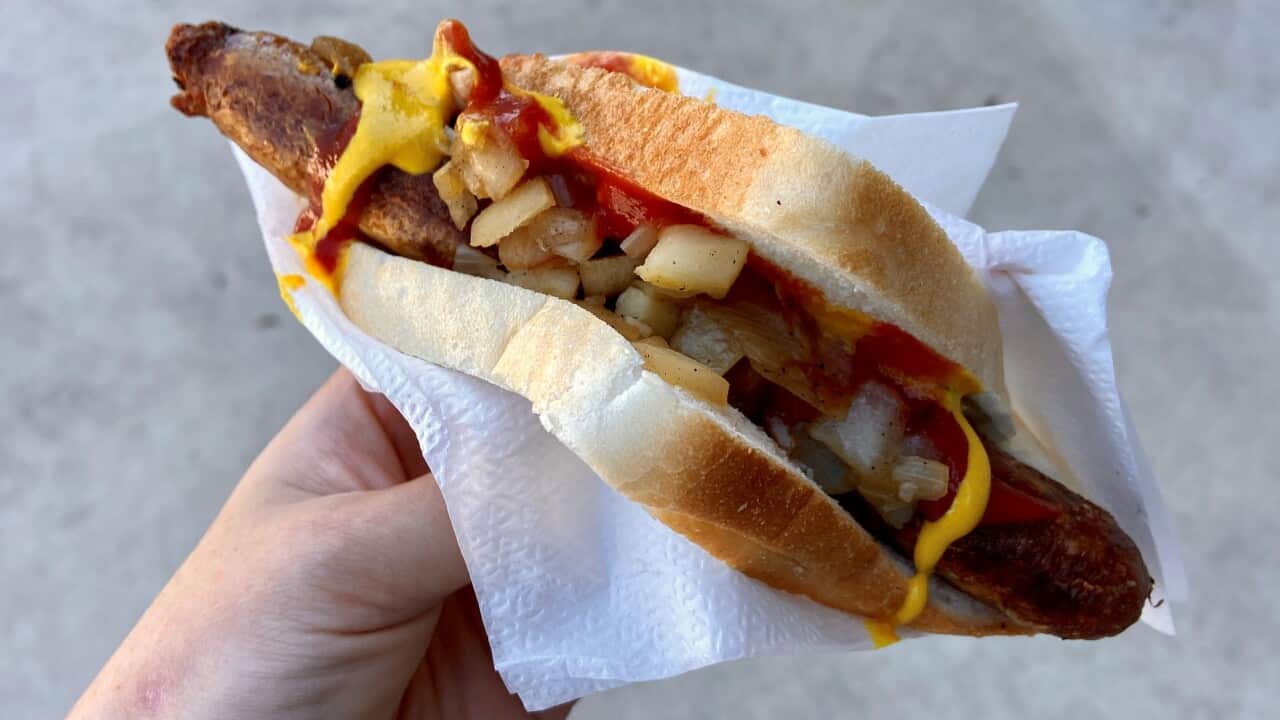 Bunnings sausage in bread.jpg