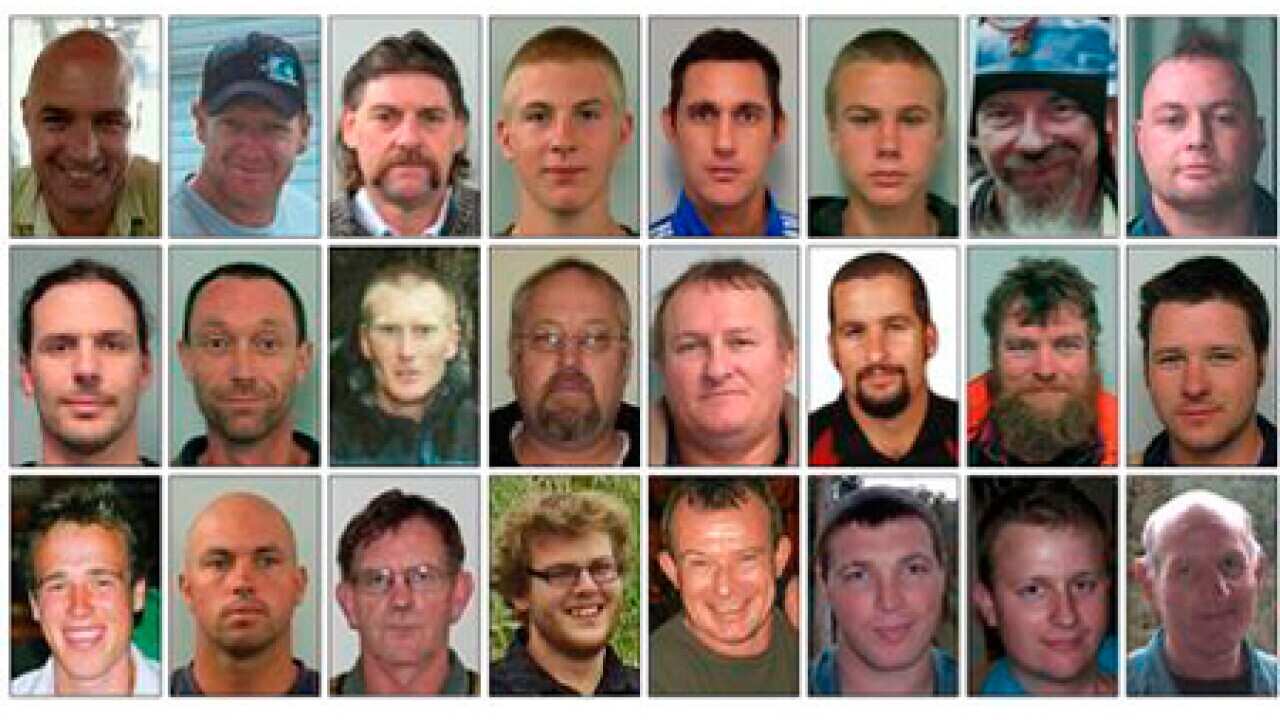 trapped_miners_bands_101124_B_getty_1626181762