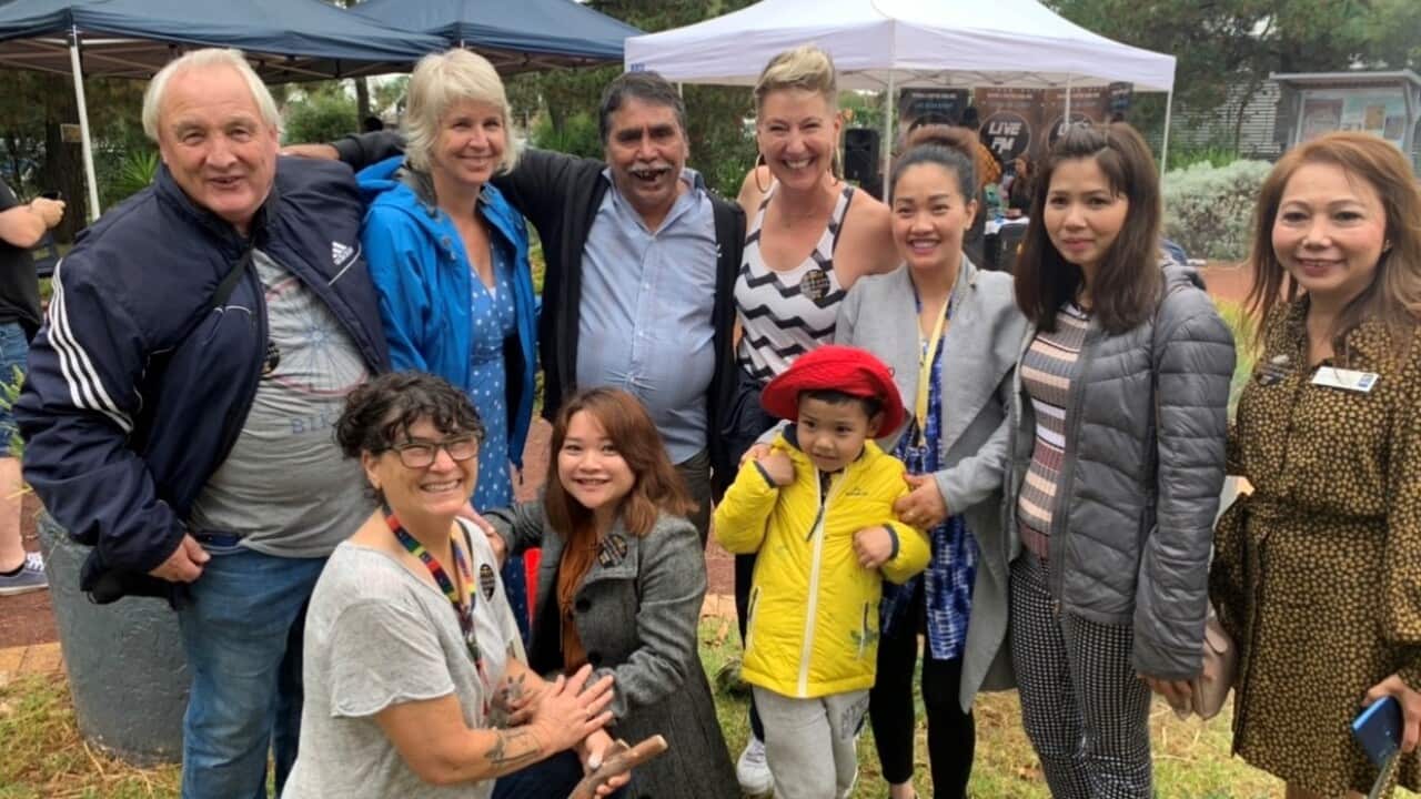 Tarah (ngồi chính giữa) trong ngày Harmony Day tại Brimbank Council