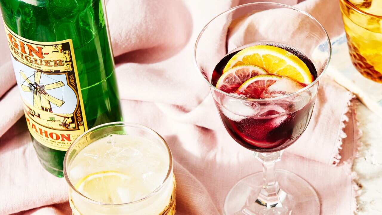 Cherry sangria (sangria de cirera)