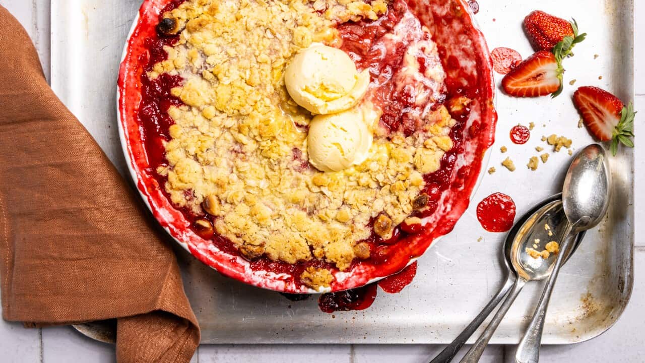 Rhubarb crumble with homemade ice cream