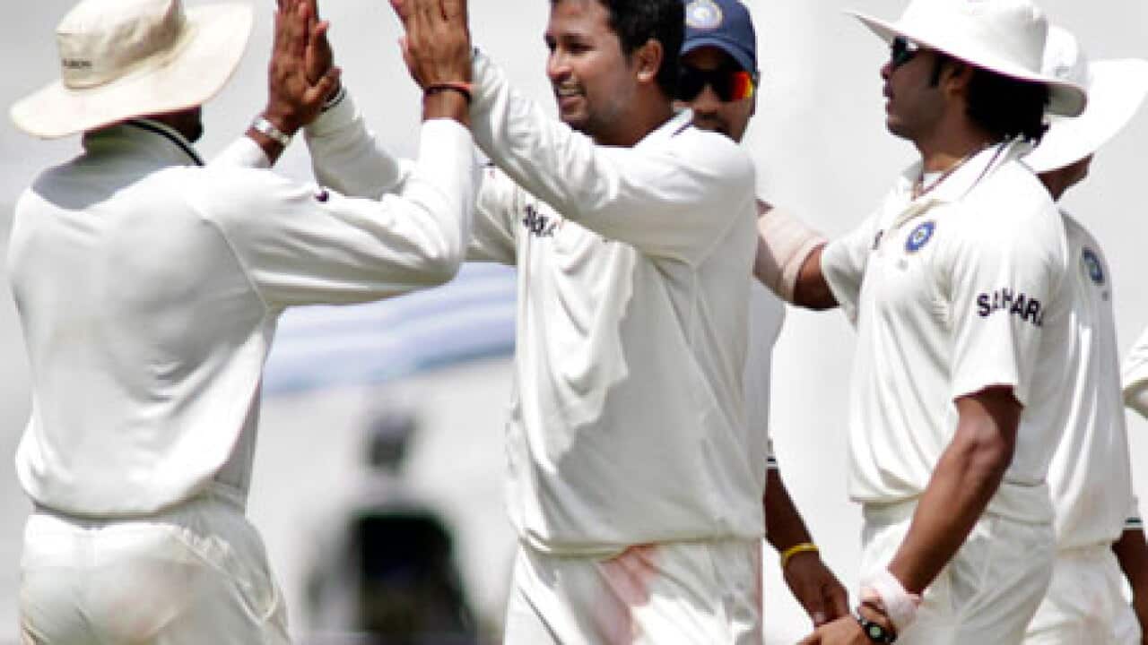 india_aust_cricket_L_101012_aap_2130545738
