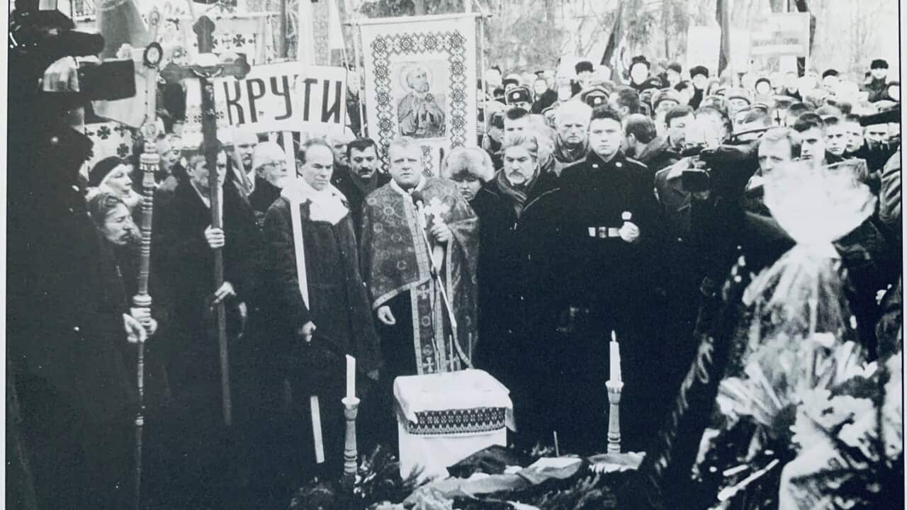 monument_at_the_gravesite_of_theheroes_of_kruty_on_askold_hill_in_kyiv_1988.jpg