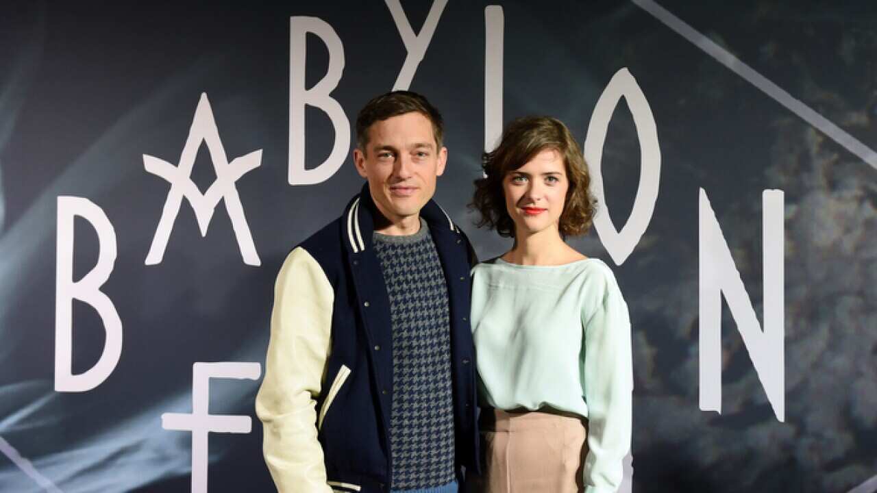 Die Hauptdarsteller Volker Bruch und Liv Lisa Fries bei einem Pressetermin in Berlin