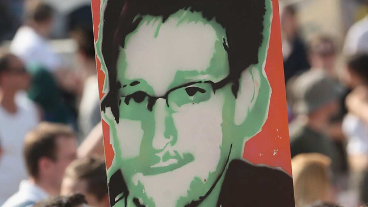snowden_placard_getty_130803_b_1136110043